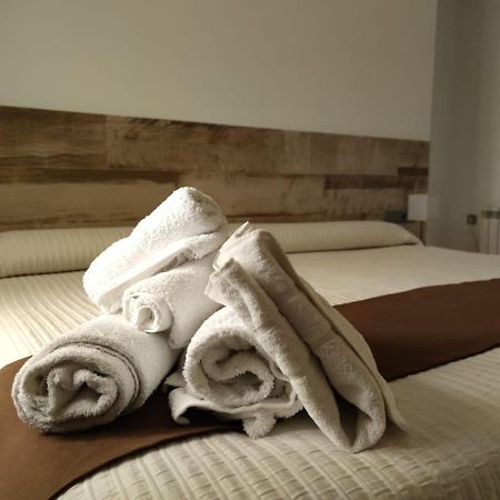 El Puente  Hotel Tres Estrellas Casa Maribona Gela מראה חיצוני תמונה