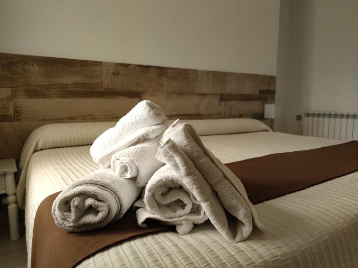 El Puente  Hotel Tres Estrellas Casa Maribona Gela מראה חיצוני תמונה