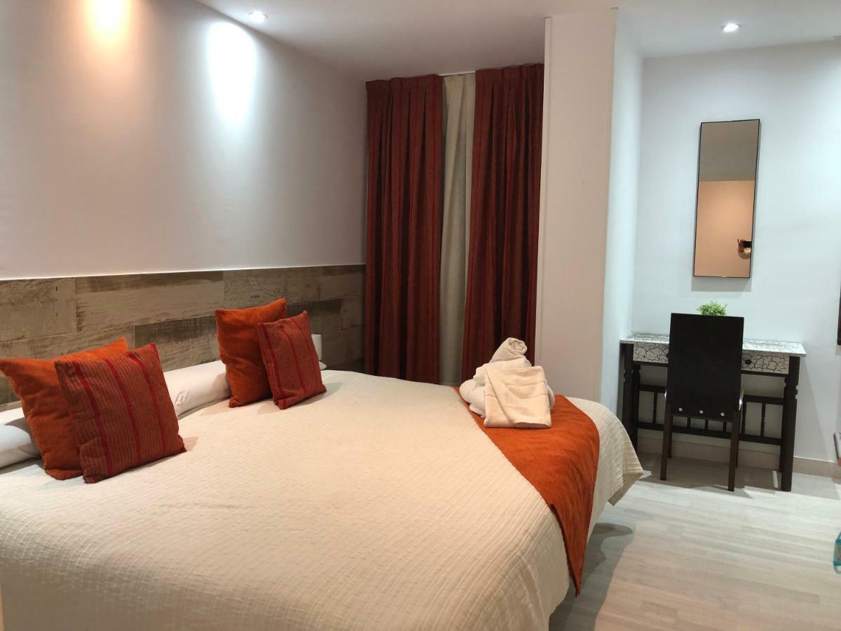 El Puente  Hotel Tres Estrellas Casa Maribona Gela מראה חיצוני תמונה