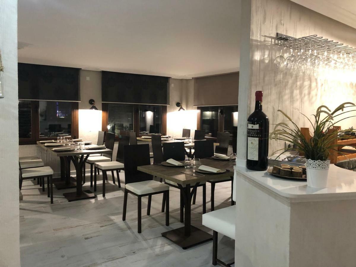 El Puente  Hotel Tres Estrellas Casa Maribona Gela מראה חיצוני תמונה