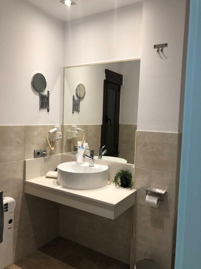 El Puente  Hotel Tres Estrellas Casa Maribona Gela מראה חיצוני תמונה