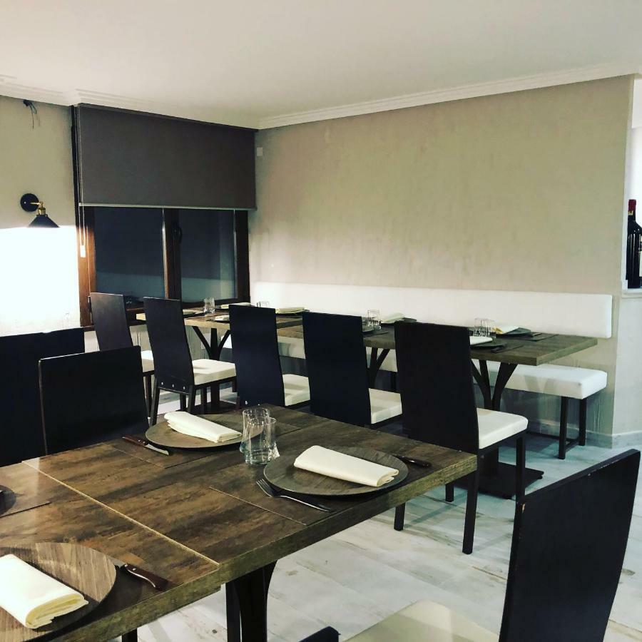 El Puente  Hotel Tres Estrellas Casa Maribona Gela מראה חיצוני תמונה